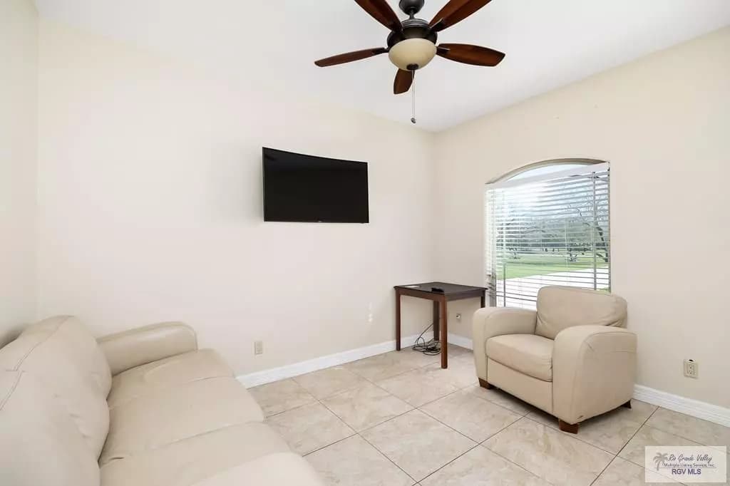 Property thumbnail 9