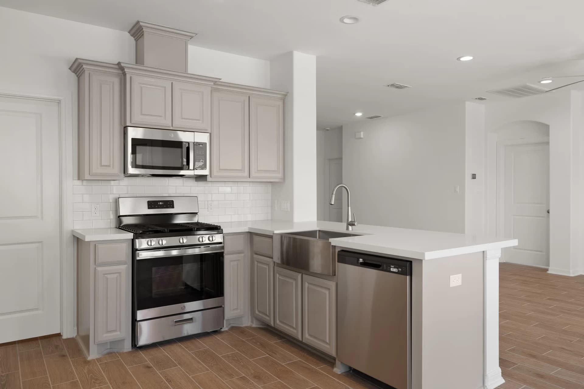 Property thumbnail 6