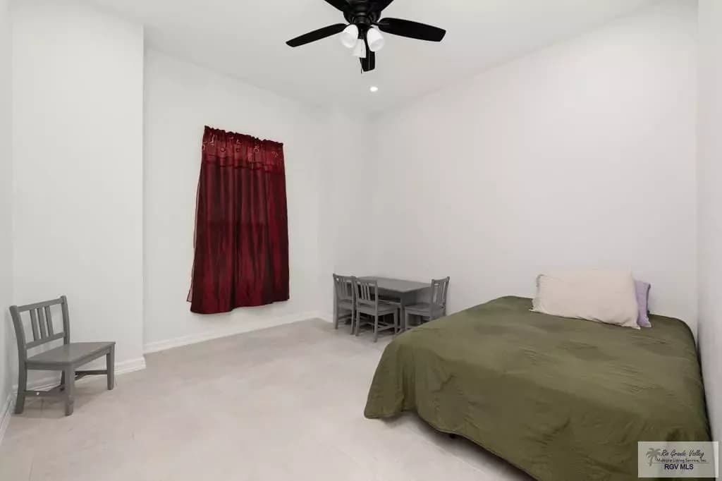 Property thumbnail 13