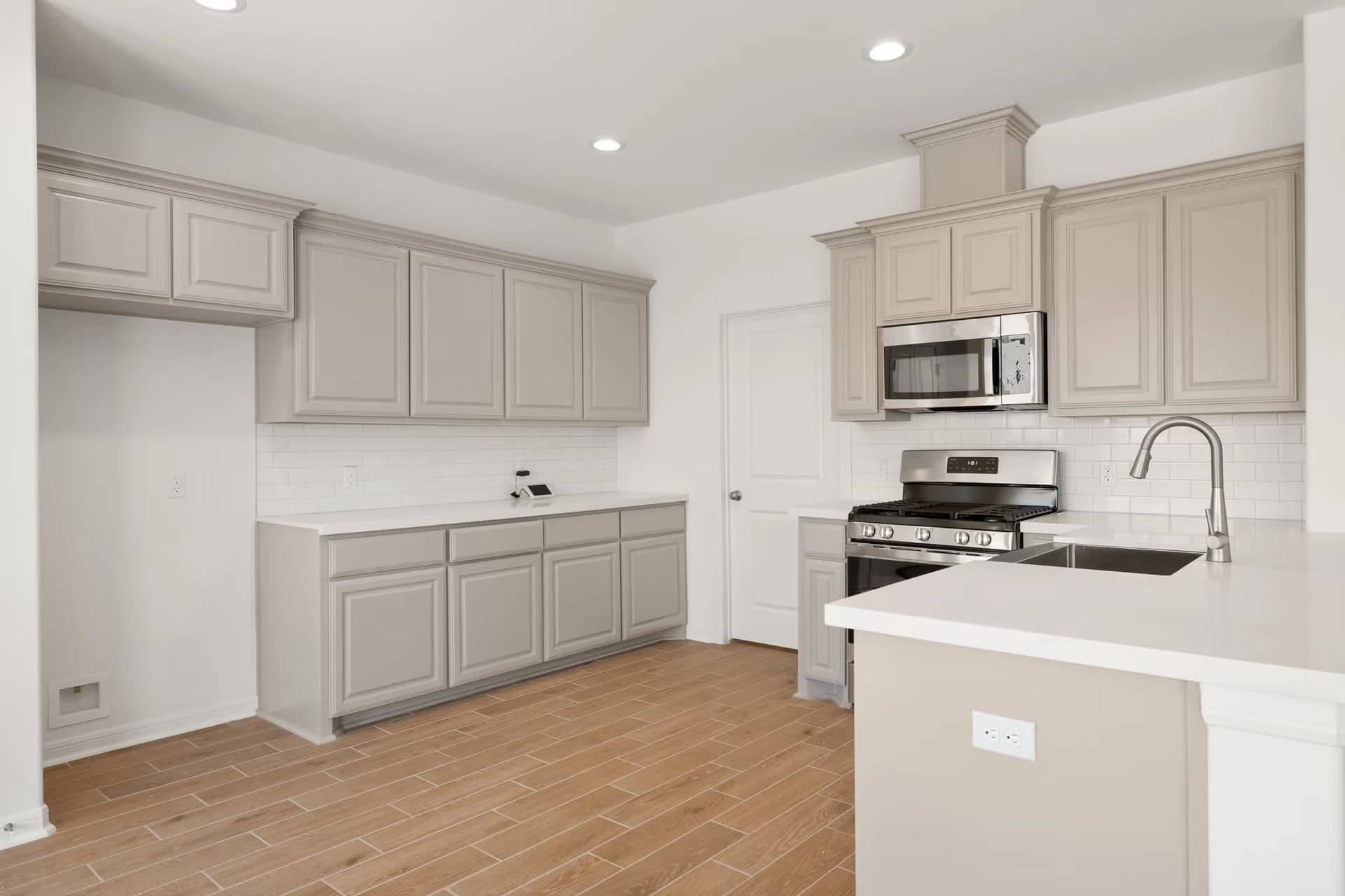 Property thumbnail 9